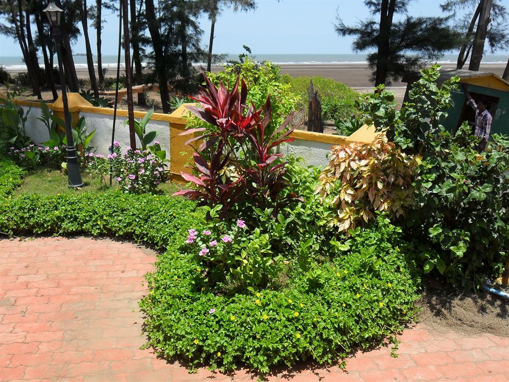 Golden Swan Beach Resort Murūd Buitenkant foto
