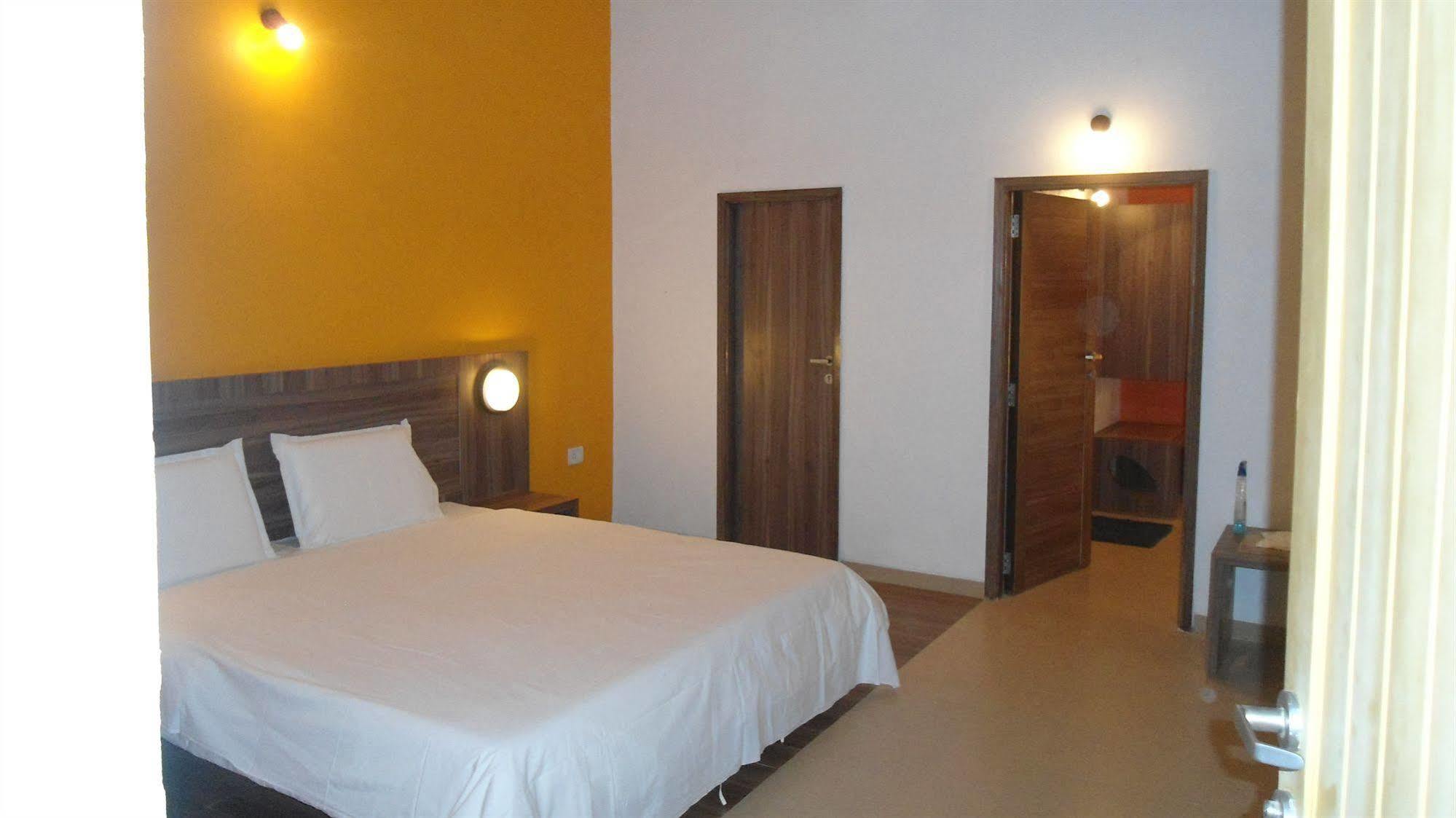 Golden Swan Beach Resort Murūd Buitenkant foto